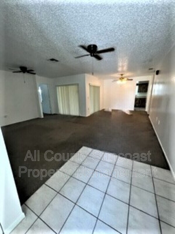 Building Photo - 2925 Pinellas Point Dr S