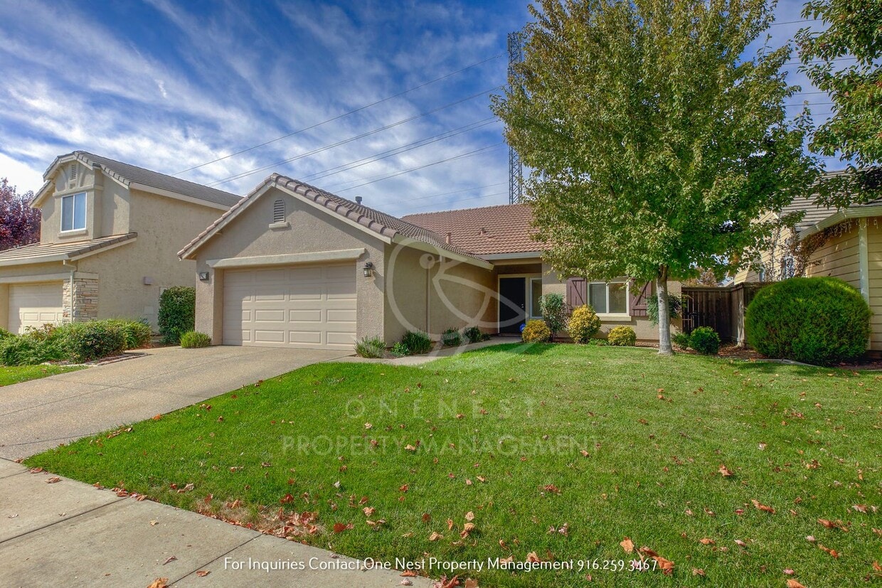 Primary Photo - 3 bedroom, 2 bathrooms, 2 car garage
