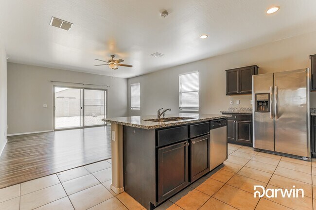 Foto del edificio - 11317 E Primrose Ct