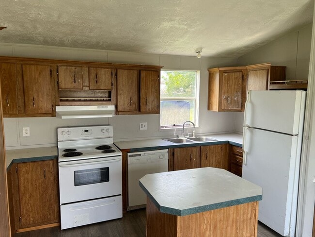 Building Photo - Magnolia Run Mobile Home Mobile Community