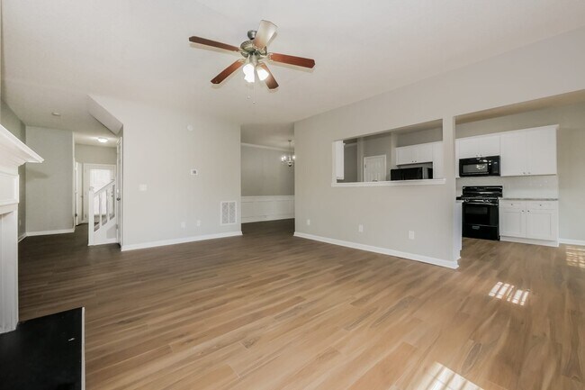 Foto del edificio - 162 Stillwood Dr