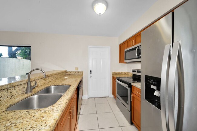 Foto del edificio - 4033 SW 68th Way