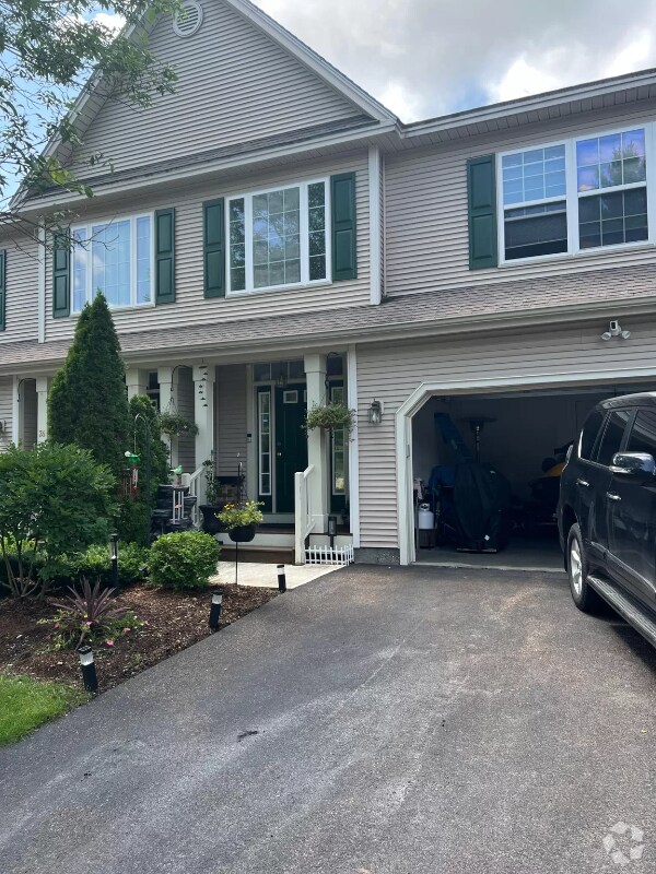 Town Homes at Oak Ridge Apartments for Rent with Parking Essex, VT