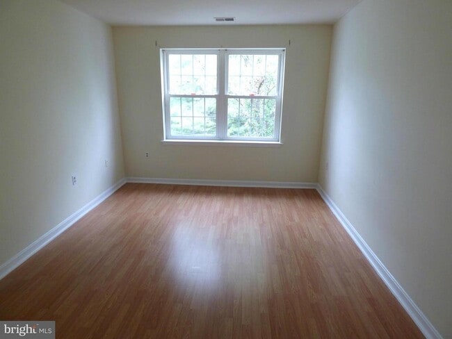 Building Photo - 8205 Whispering Oaks Way