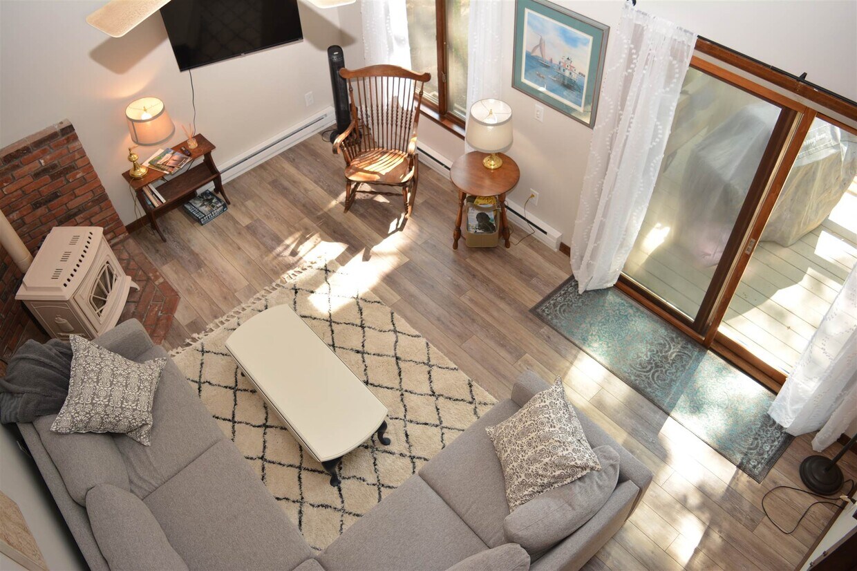 21 Pleasant Dr Unit EL21, Grantham, NH 03753 Condo for Rent in