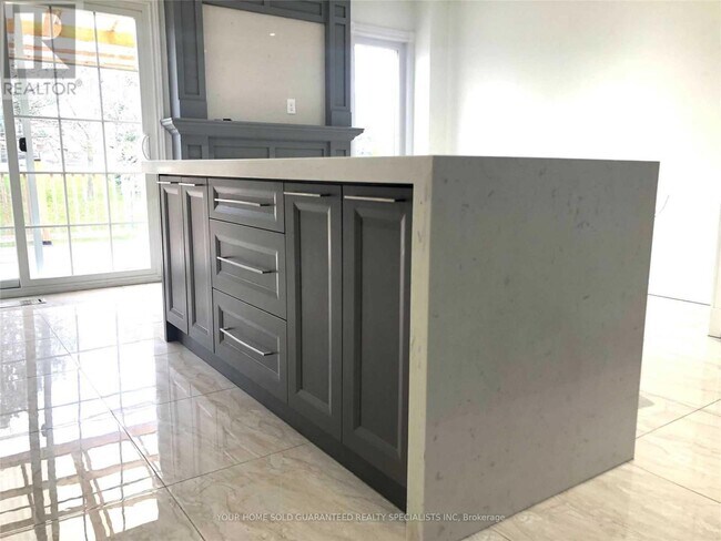 Photo du bâtiment - 40 Seamist Crescent