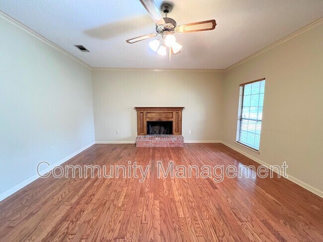 Foto del edificio - 9868 Kinglet Dr