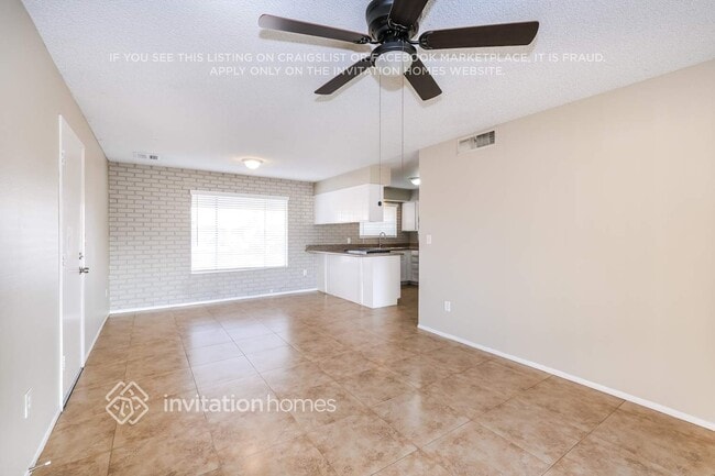 Building Photo - 5337 W Berkeley Rd