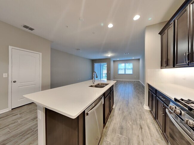 Foto del edificio - 328 Cedar Bark Ln