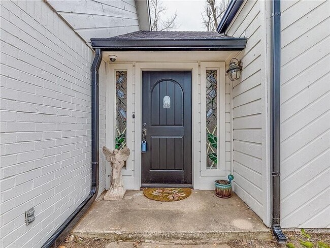Building Photo - PRELEASING (3) Bed/(2) Bath Recent Remod in East Norman Early June!