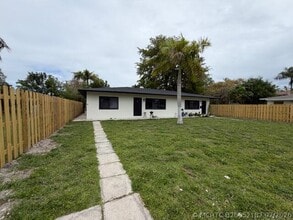Building Photo - 53 NE 16th Pl