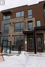 Building Photo - 18 Grn Gdns Blvd