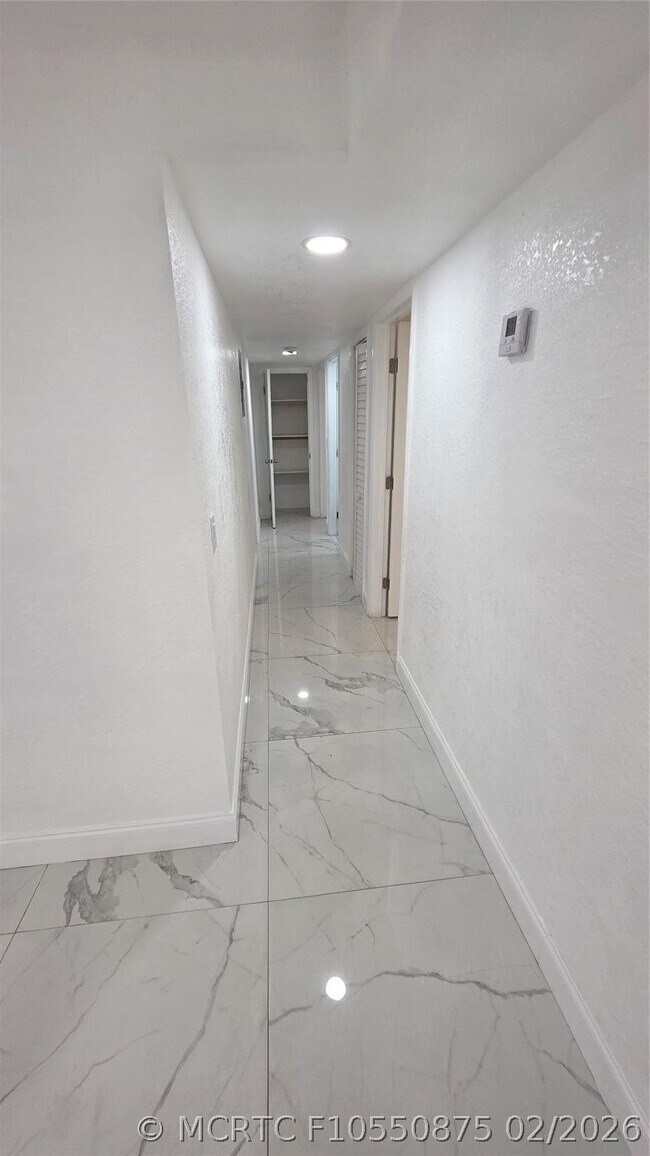 Foto del edificio - 5332 NW 18th St