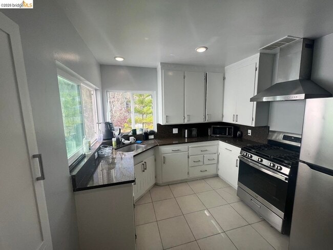 Building Photo - 2554 Virginia St