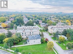 Building Photo - 18 Holmes Ave