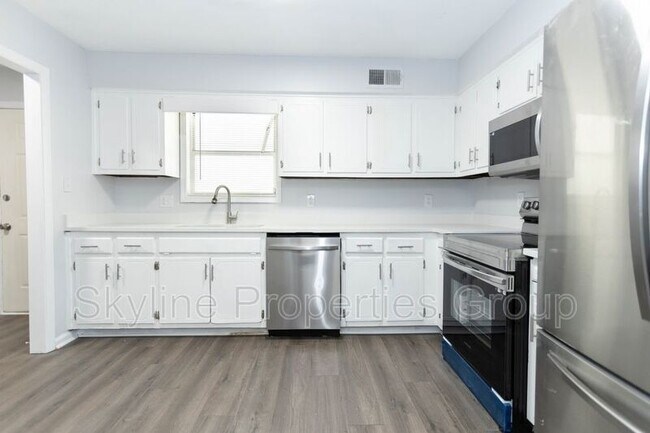 Foto del edificio - 5861 Dunn Rd