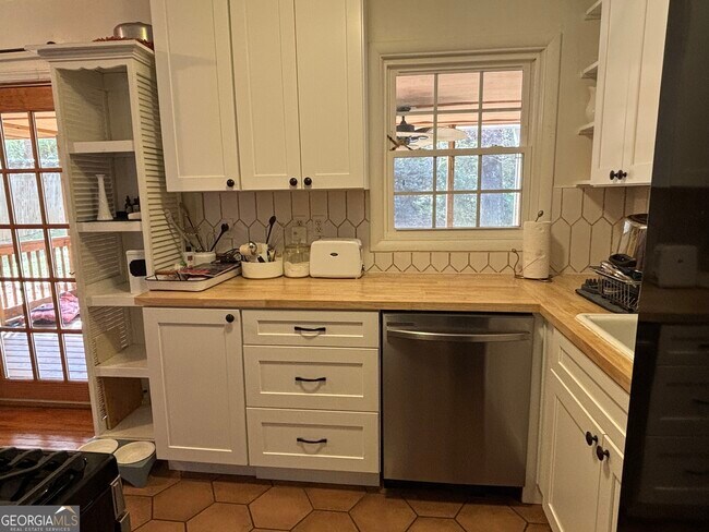 Foto del edificio - 866 Verdi Way