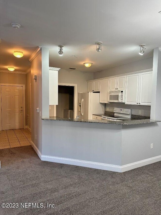 Foto del edificio - 155 Legendary Dr