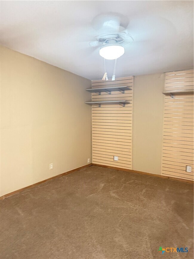 Foto del edificio - 365 S Sycamore Ave