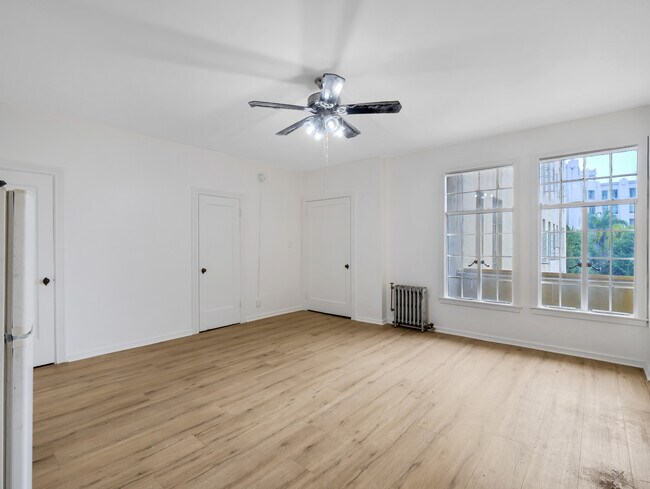 Foto del edificio - 841 Serrano Ave