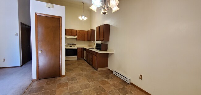 Building Photo - 401 Forest Edge Rd