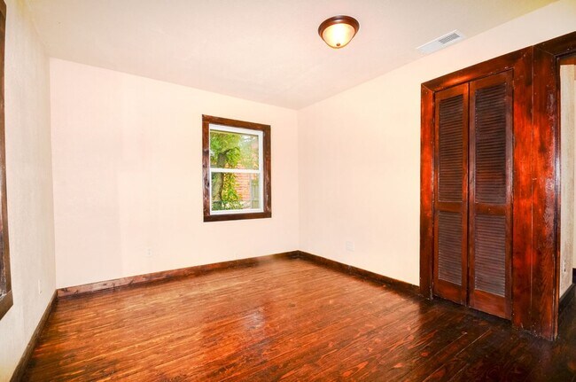 Foto del edificio - 1421 N Cleveland Ave