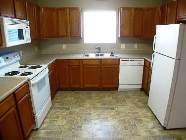 Building Photo - 4 bedroom/2 Bath Town home for rent!