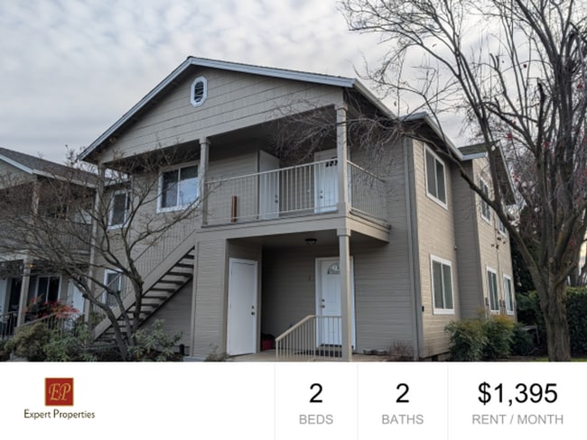 Building Photo - Clean and Updated 2 Bed, 2 Bath Upstairs Apartment in East Medford