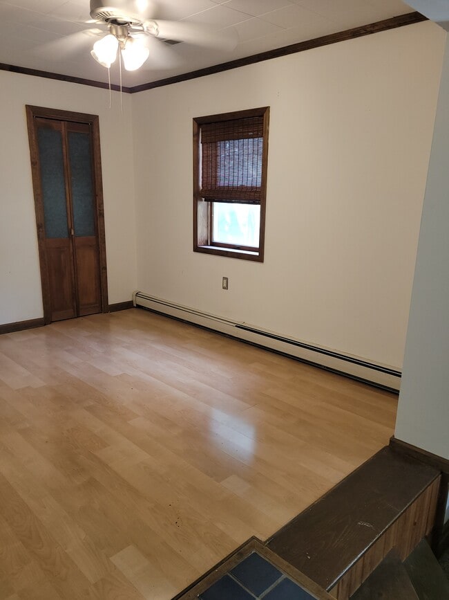 Primary bedroom 1/2 - 850 Dayton St