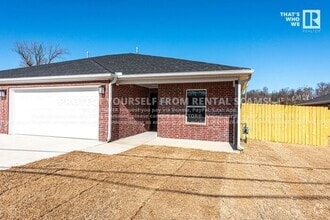 Building Photo - 20690 Dawn Hill East Rd