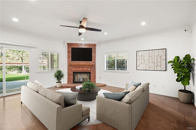 Building Photo - 8041 Valley Flores Dr