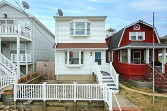 Building Photo - 67 S Bay Ave