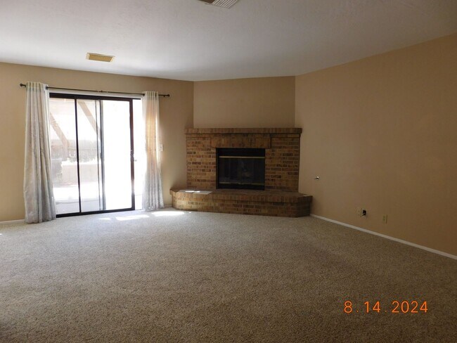 Foto del edificio - 225 Washington Way