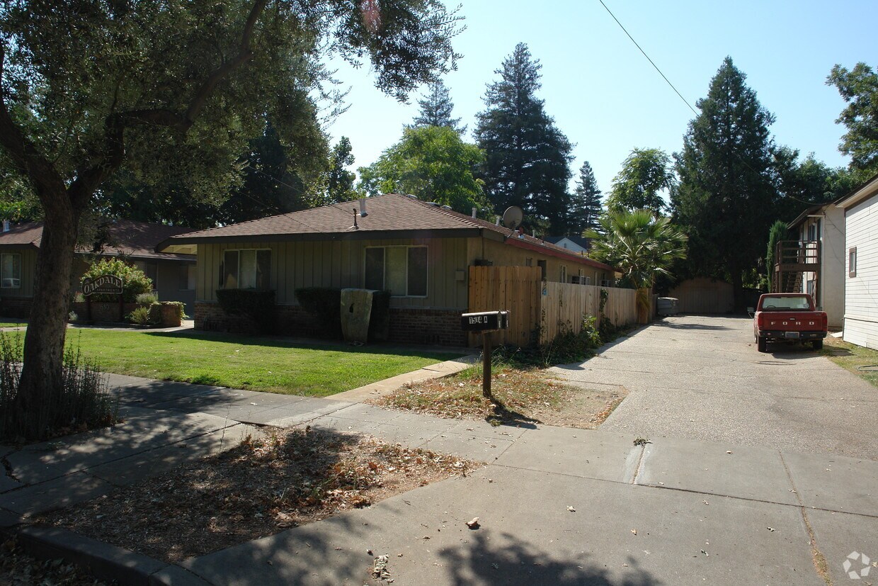 Building Photo - Oakdale Apartments