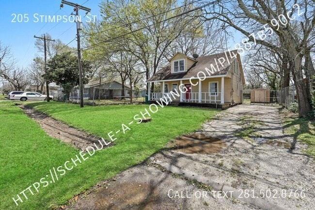 Building Photo - 205 Stimpson St