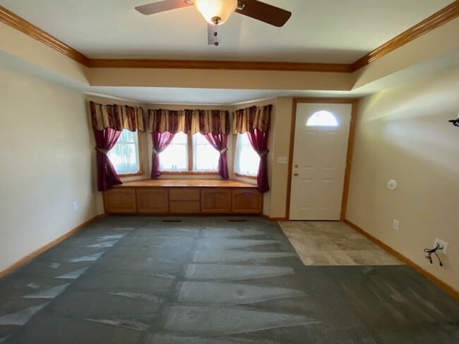 Building Photo - Single-Level Living! 3BR Ranch by Portage ...