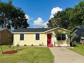 Building Photo - 1511 Avenue E