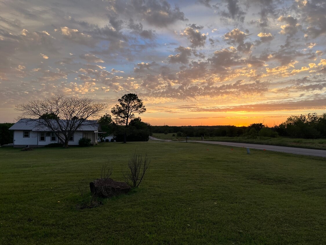 Foto principal - 6467 Prairie Valley Rd