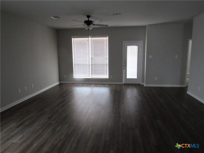 Building Photo - 10018 Kensley Rose Dr