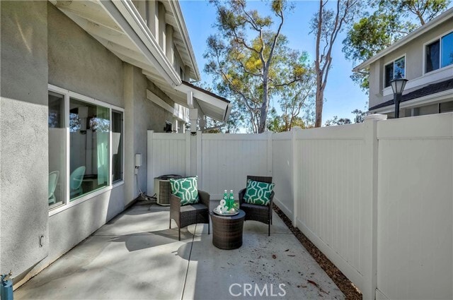 Building Photo - 2422 Coventry Cir