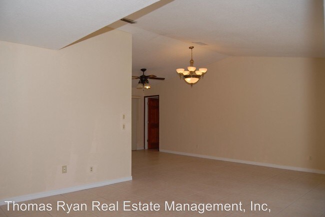 Building Photo - 3 br, 3 bath House - 26062 Quito Dr.