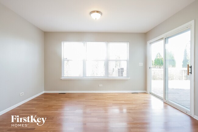 Foto del edificio - 2325 N Salem Ln