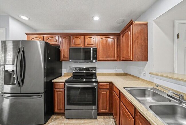 Foto del edificio - 8106 Silent Creek Dr