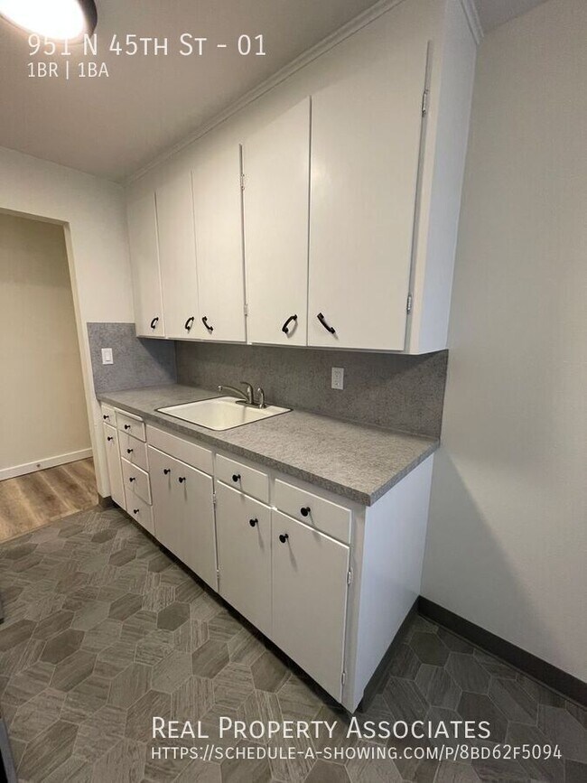 Foto del edificio - 951 N 45th St