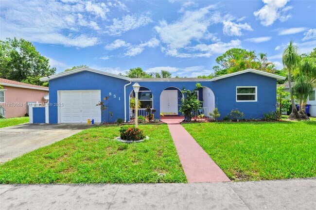 Building Photo - 851 SW 49th Terrace