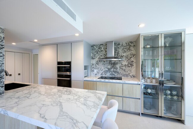 Foto del edificio - 350 S Ocean Blvd