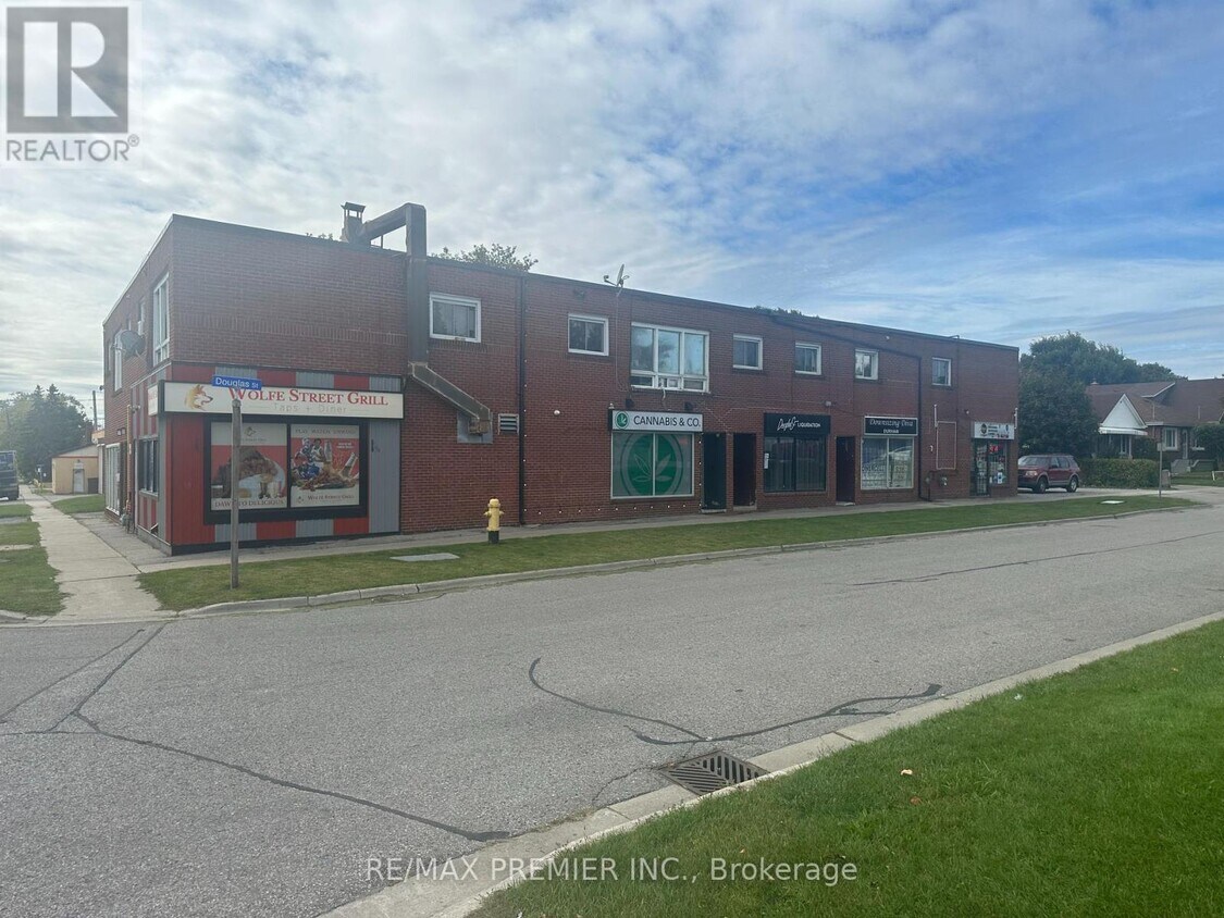 Photo principale - 92-92 Wolfe St