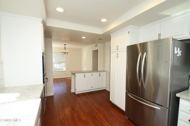 Building Photo - 542 Cosmos Ct