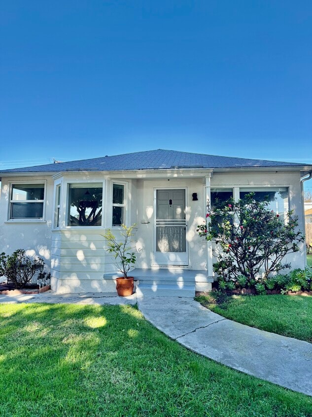 Foto principal - 2401 Oak St