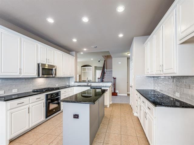 Building Photo - 1716 Whispering Glen